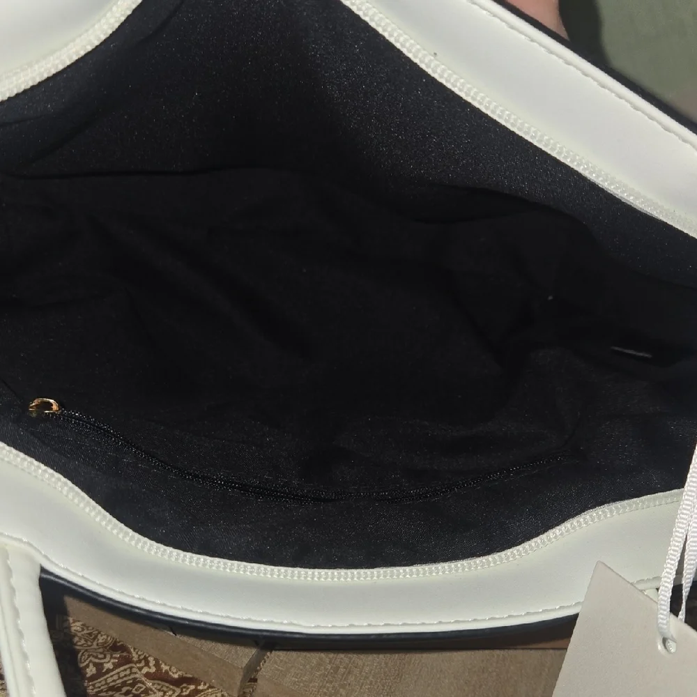 White Quilted Women's Bag - Picture 10 of 12